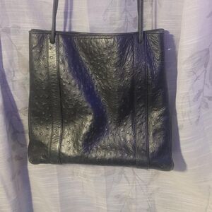 Chic Black Textured Shoulder Bag